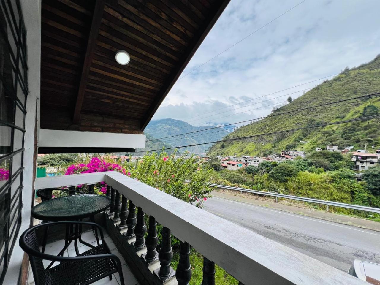 Mountain Chalet - Tungurahua Hot Springs/Aguas Termales Baños Exteriör bild